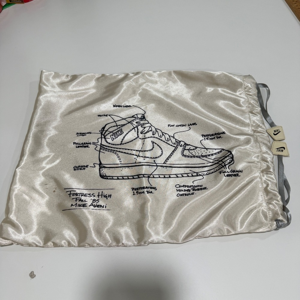 Nike Fortress High Fall 85 Mike Aveni Satin Drawstring dust Bag Graphic VTG